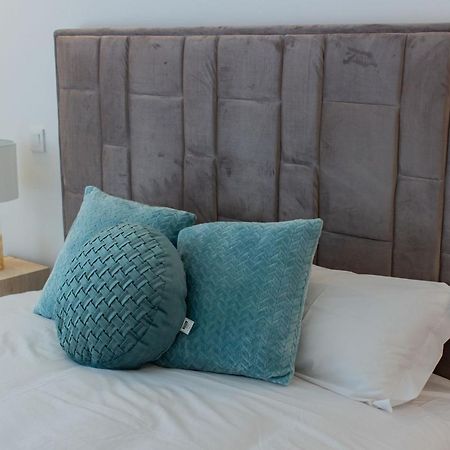 Stunning Apartment W/ Free Parking By Lovelystay Porto Luaran gambar