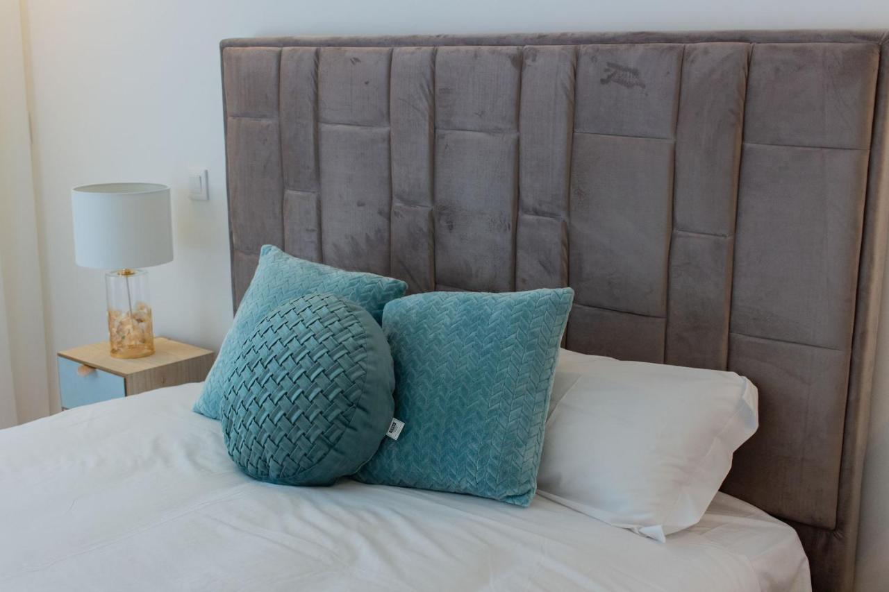 Stunning Apartment W/ Free Parking By Lovelystay Porto Luaran gambar
