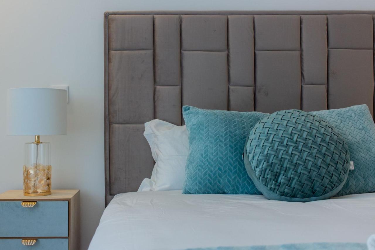 Stunning Apartment W/ Free Parking By Lovelystay Porto Luaran gambar